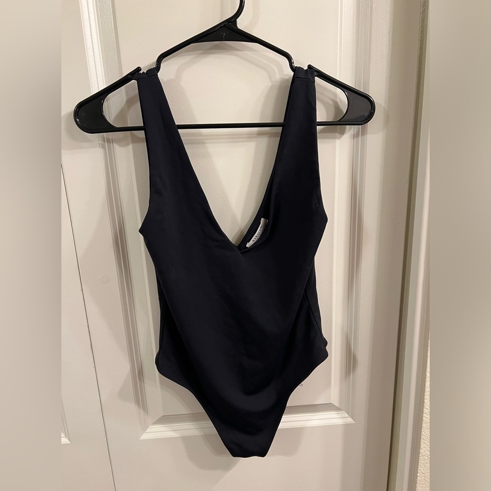 Aritzia Babaton deep v body suit
